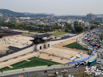 광화문 월대와 현판 100년만에 복원…15일 공개