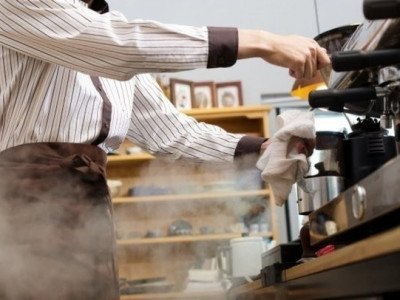 커피에 설탕 좀 70대 노인 요구에…카페 직원 그건 셀프